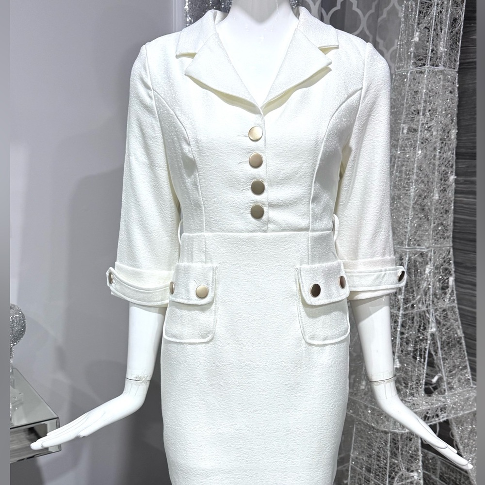 🆕🤍 Off-White Button-Down Dress - Picture 3 of 16